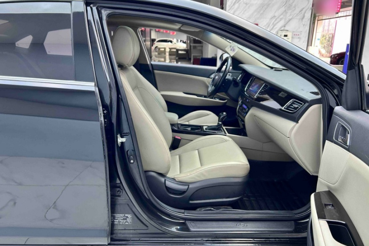 现代 名图 2014款 1.8L 自动智能型GLS中控内饰7012