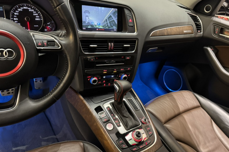 奥迪Q5 2016款 40 TFSI 舒适型局部细节9008