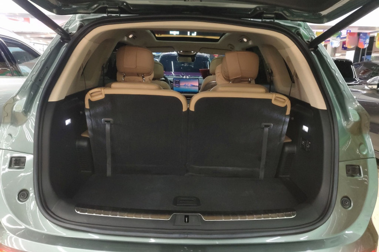 鸿蒙智行 问界M7 2022款 1.5T 四驱豪华版机舱底盘23