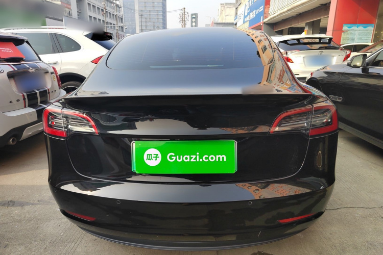 特斯拉 Model 3 2022款 Performance高性能全轮驱动版车身外观6