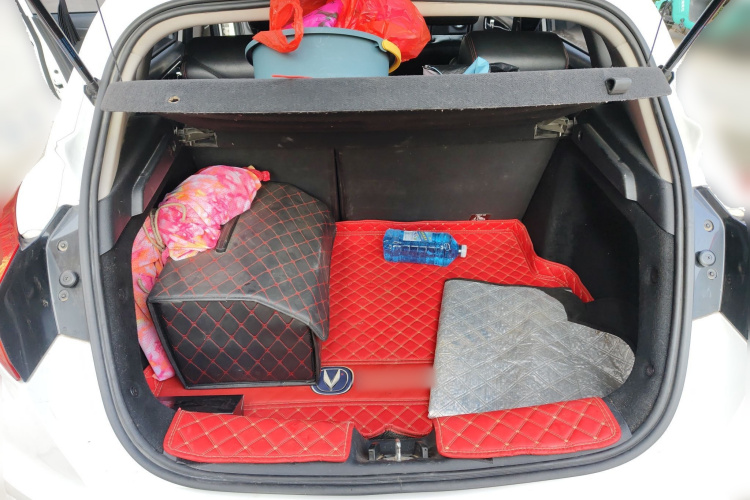 长安 逸动 2015款 1.6L 自动俊酷型 国IV中控内饰23