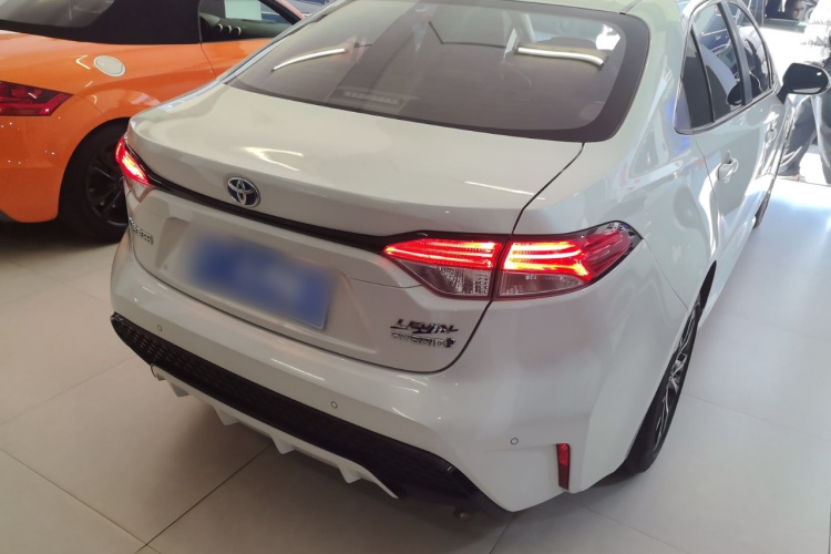 丰田 雷凌 2021款 双擎 1.8H E-CVT运动版车身外观6005