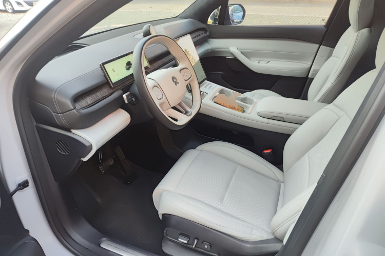 蔚来ES6 2024款 75kWh中控内饰19