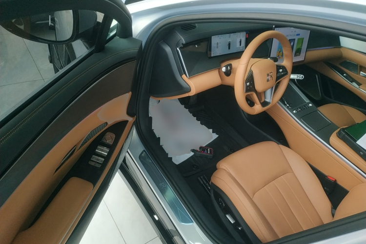 比亚迪 汉L 2025款 DM-i 200KM激光雷达尊享型中控内饰20