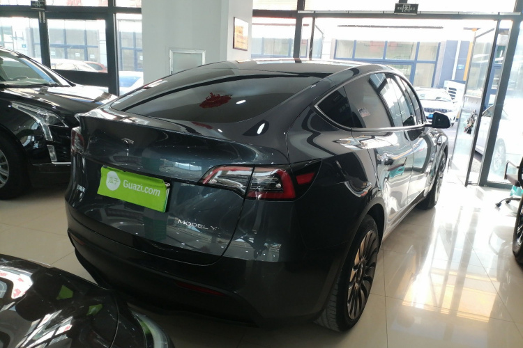 特斯拉 Model Y 2021款 标准续航后驱版车身外观7
