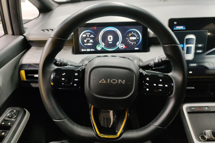 埃安 AION Y 2022款 70 智领版 磷酸铁锂中控内饰13
