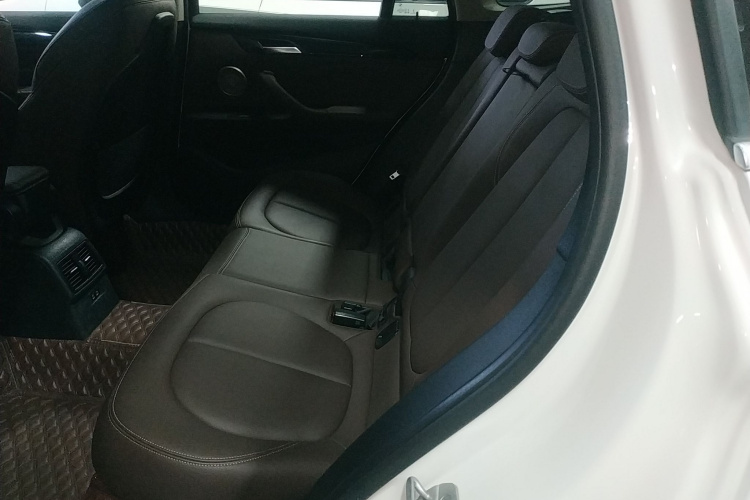 宝马X1 2022款 sDrive25Li 领先型中控内饰7004