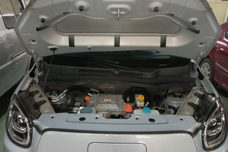 零跑汽车 零跑T03 2022款 星钻版机舱底盘24