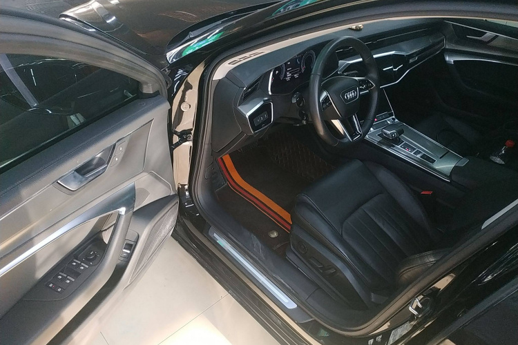 奥迪A6L 2019款 40 TFSI 豪华致雅型中控内饰7003