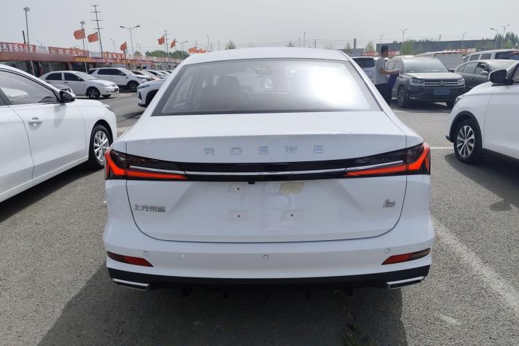 荣威i5 2023款 1.5L CVT豪华版车身外观6