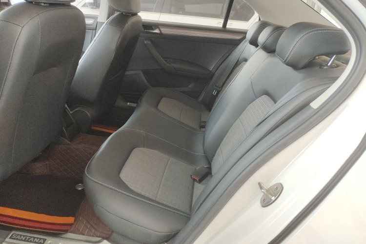 大众 桑塔纳 2016款 1.6L 手动舒适版中控内饰21