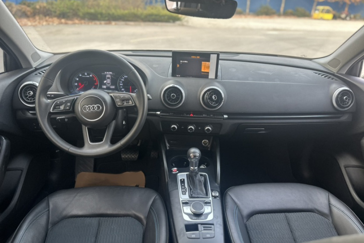 奥迪A3 2020款 Limousine 35 TFSI 时尚型 国VI中控内饰7004