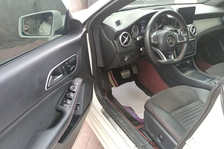 奔驰CLA 2015款 CLA 220 4MATIC中控内饰20