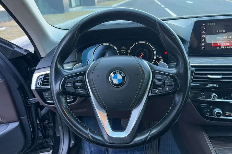 宝马5系 2018款 530Li 尊享型 豪华套装中控内饰7008