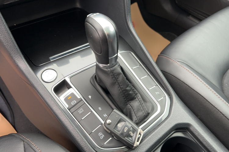 大众 高尔夫·嘉旅 2018款 280TSI 自动豪华型局部细节18