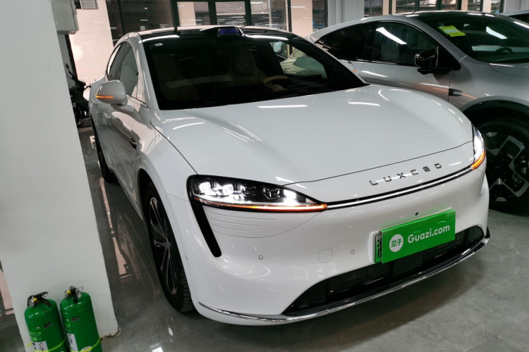 鸿蒙智行 智界R7 2024款 纯电 736km UItra车身外观3