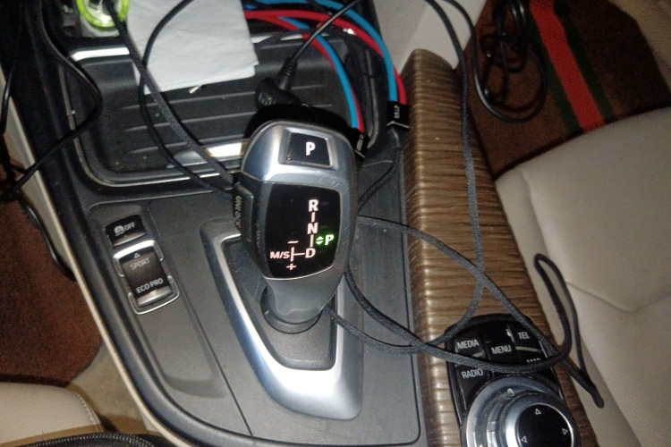 宝马3系GT 2013款 320i 风尚设计套装局部细节18