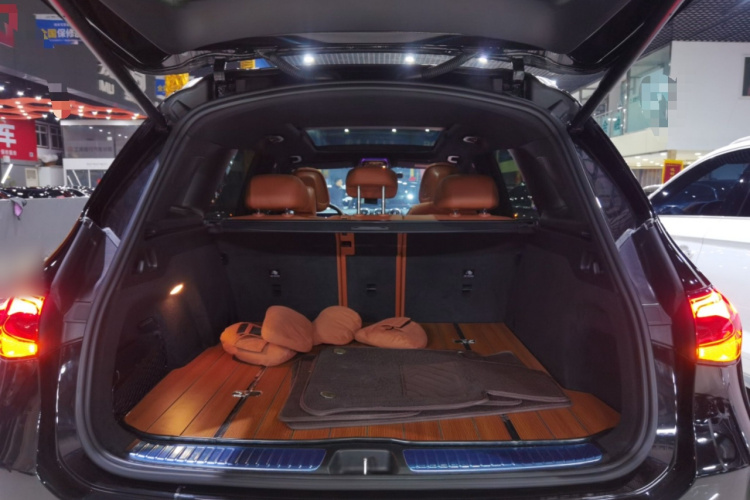 奔驰GLC 2024款 改款 GLC 300 L 4MATIC 动感型 5座机舱底盘23