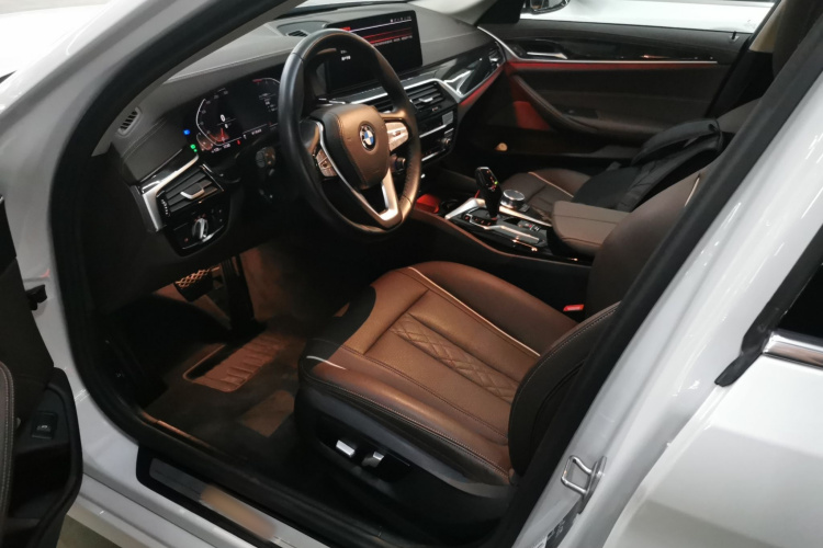 宝马5系 2022款 改款二 525Li 豪华套装中控内饰19