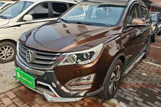宝骏560 2015款 1.8L 手动豪华型