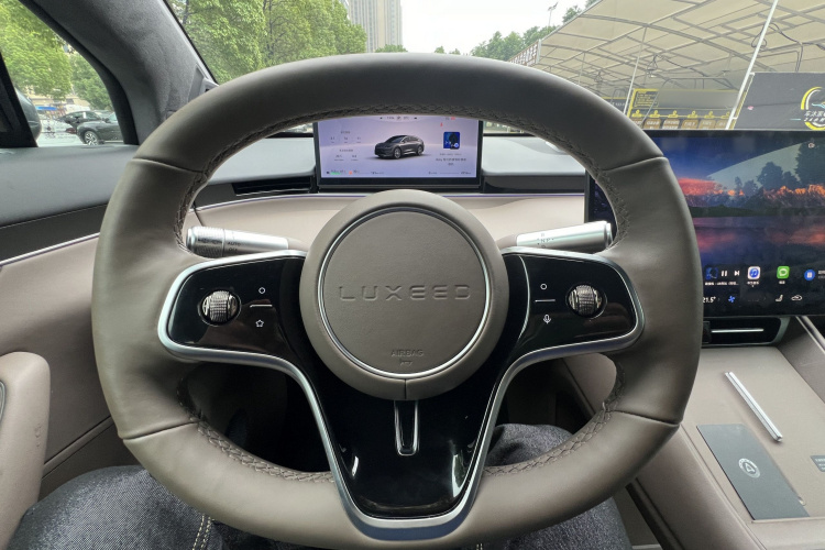 鸿蒙智行 智界R7 2025款 增程 251km Max局部细节13