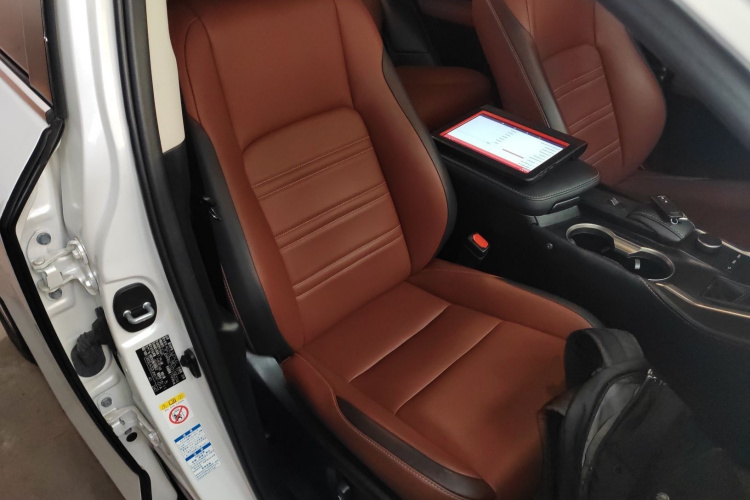 雷克萨斯NX 2015款 200t 全驱 锋尚版局部细节41