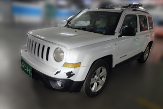 Jeep 自由客 2011款 2.4 运动版