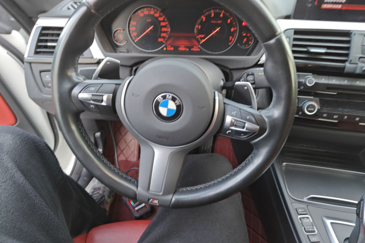 宝马3系GT 2019款 320i M运动型中控内饰13