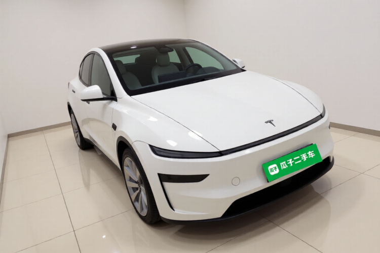 特斯拉 Model Y 2025款 后轮驱动 首发版车身外观3