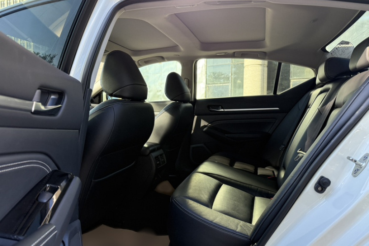 日产 天籁 2020款 改款 2.0T XL Upper AD1 智享领航版中控内饰7003