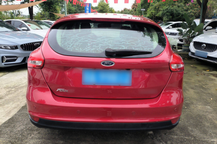 福特 福克斯 2015款 两厢 1.6L 自动风尚型车身外观6004