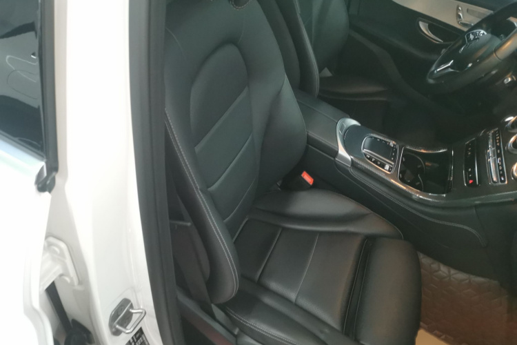 奔驰GLC 2021款 GLC 260 L 4MATIC 动感型局部细节41