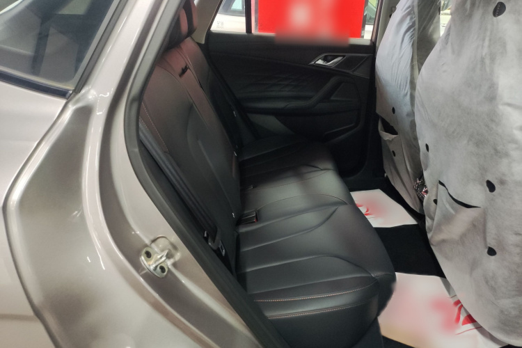 荣威RX5新能源 2023款 eRX5 超混优越版中控内饰7003