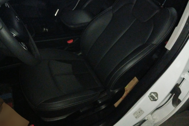 哪吒汽车 2023款 哪吒U-Ⅱ 挑战版 500 U秀 磷酸铁锂局部细节19