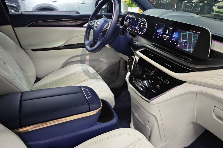 别克GL8 2020款 Avenir艾维亚 四座尊礼版中控内饰7011