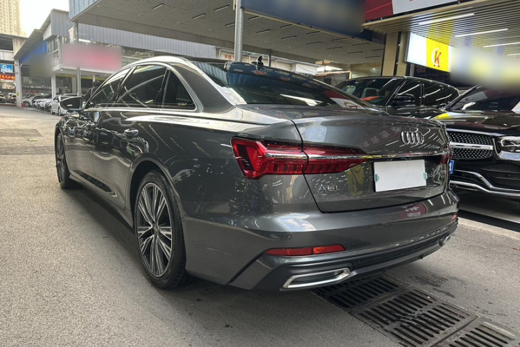 奥迪A6L 2019款 45 TFSI quattro 尊享动感型车身外观6002