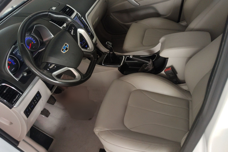 吉利汽车 帝豪 2016款 三厢 1.5L 手动豪华型中控内饰19