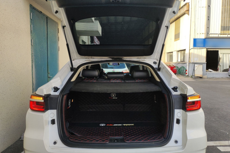 长安CS85 COUPE 2019款 1.5T DCT动版 国VI机舱底盘23