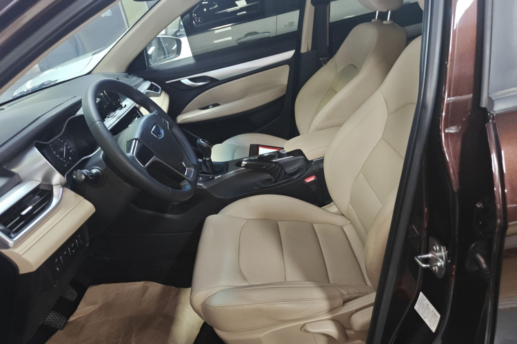 吉利汽车 帝豪 2018款 1.5L 手动豪华型中控内饰19