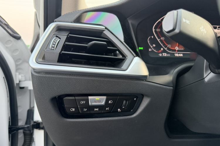 宝马3系 2020款 320Li M运动套装中控内饰7003