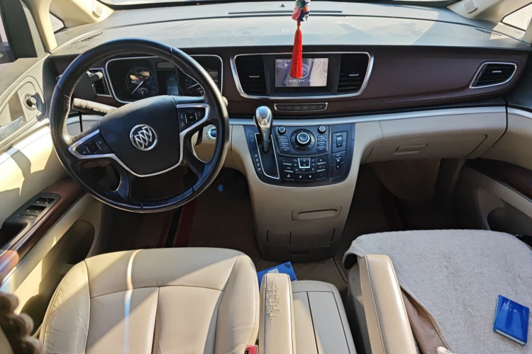 别克GL8 2014款 3.0L GT豪华商务豪雅版中控内饰7002