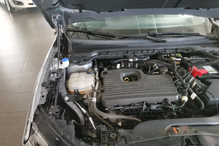 福特 蒙迪欧 2022款 EcoBoost 245 时尚型机舱底盘25