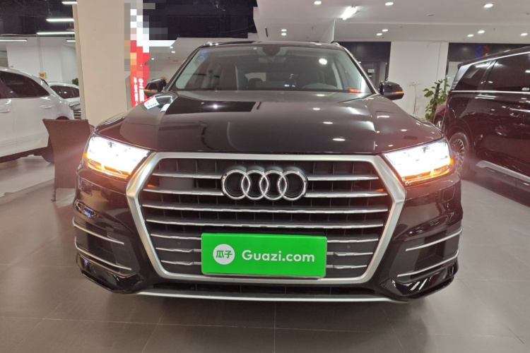 奥迪Q7 2019款 45 TFSI 舒适型车身外观2