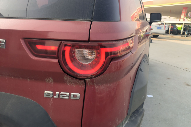 北京BJ20 2016款 1.5T CVT豪华型车身外观9