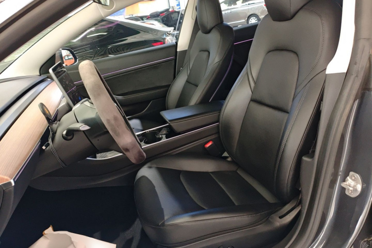 特斯拉 Model 3 2020款 长续航后轮驱动版中控内饰19
