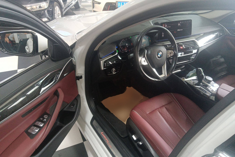 宝马5系 2021款 改款 525Li 豪华套装中控内饰20