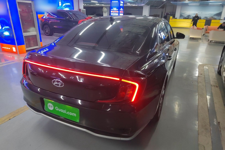 现代 名图 2021款 270TGDi DCT LUX尊贵版车身外观7