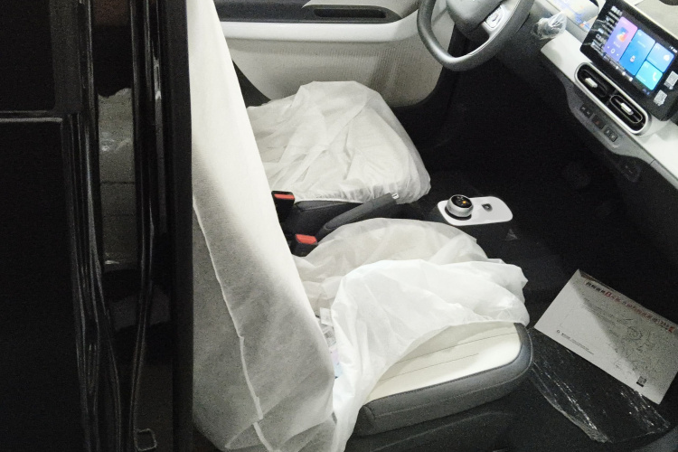 吉利银河 2025款 210km 熊猫卡丁局部细节41