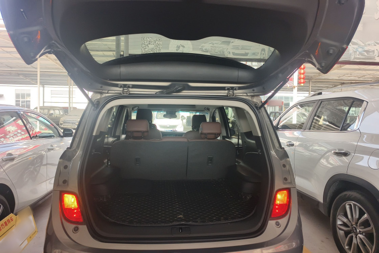 别克GL6 2019款 18T 5座互联豪华型 国VI机舱底盘23