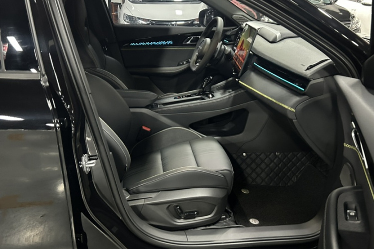 领克03 2026款 2.0TD 自动 Ultra中控内饰7005